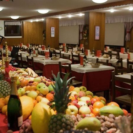 Hotel Ski Club I Cavalieri Rta Сестриере Экстерьер фото